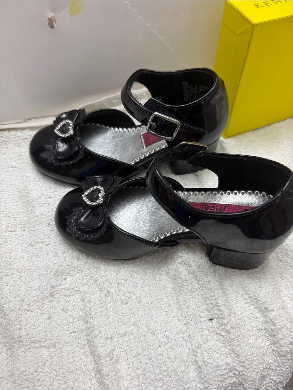 Girls Black Patent Mary Jane Dress Shoes with Heart Bow
